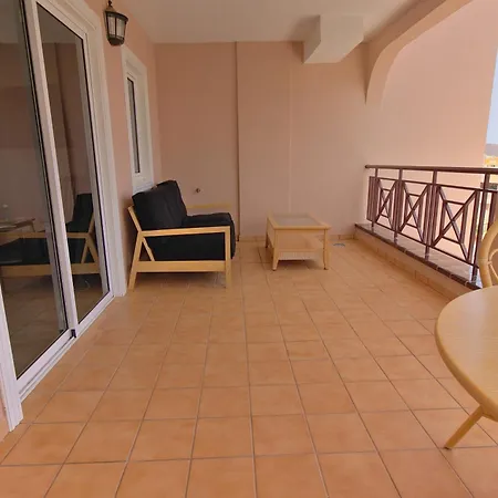 Large Modern With Terrace & Heated Pool * أرونا