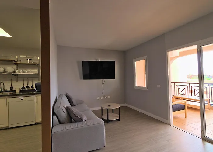 Appartamento Large Modern With Terrace & Heated Pool