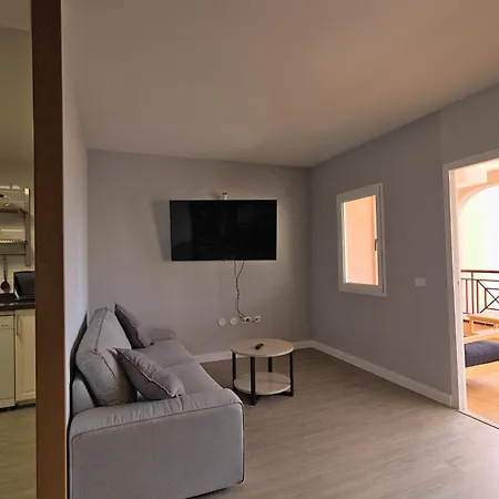 Appartement Large Modern With Terrace & Heated Pool