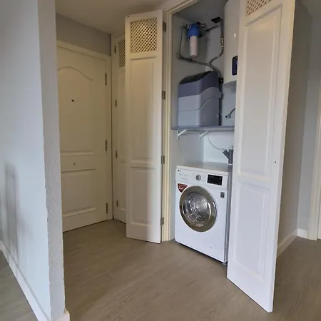 Large Modern With Terrace & Heated Pool Appartement *